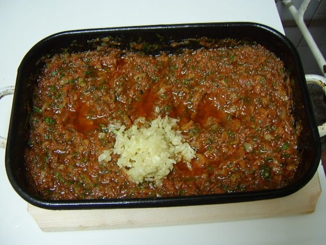 Platica si caras cu sos la tava