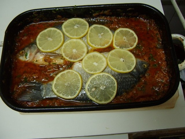 Platica si caras cu sos la tava