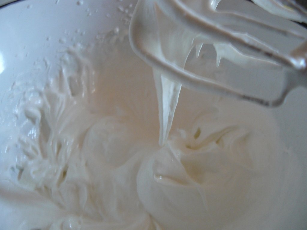 Prajitura cu rubarba si bezea