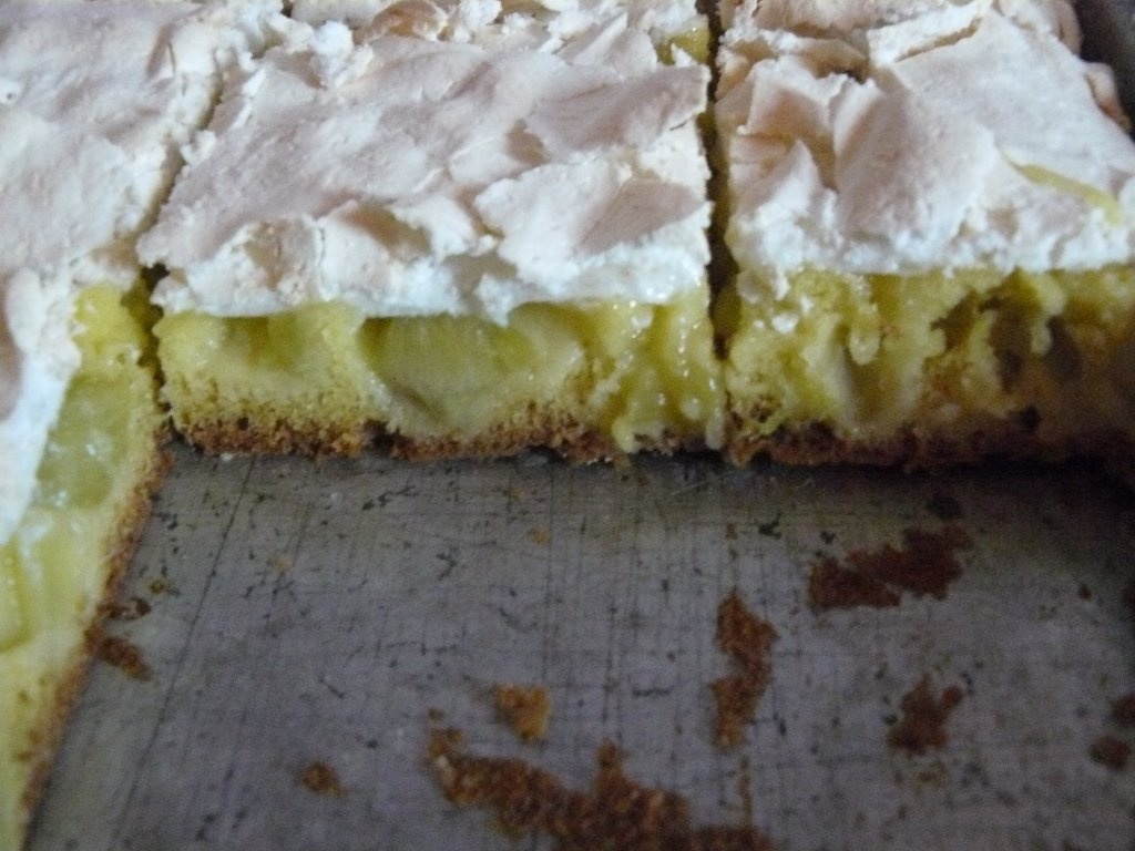 Prajitura cu rubarba si bezea