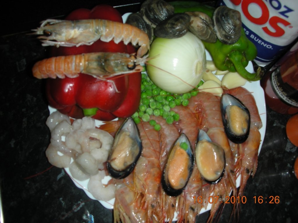 Paella cu fructe de mare