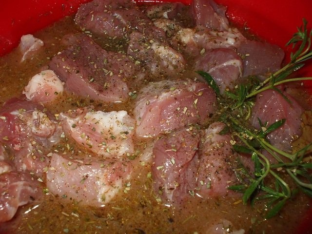 Fricassée de caïon/Carne de porc in sos de vin