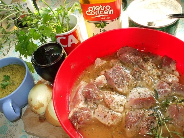 Fricassée de caïon/Carne de porc in sos de vin