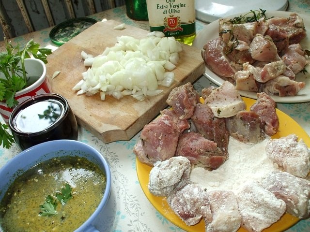 Fricassée de caïon/Carne de porc in sos de vin