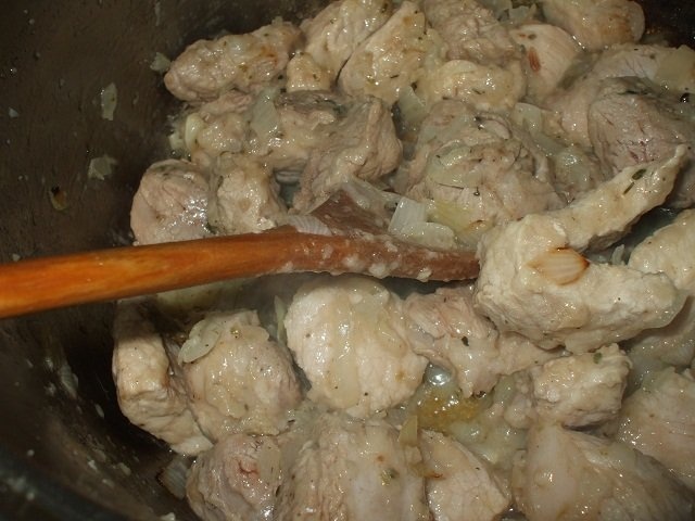 Fricassée de caïon/Carne de porc in sos de vin