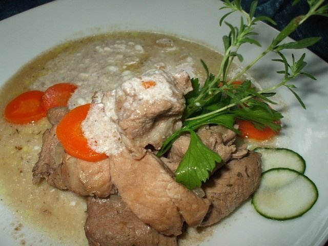 Fricassée de caïon/Carne de porc in sos de vin