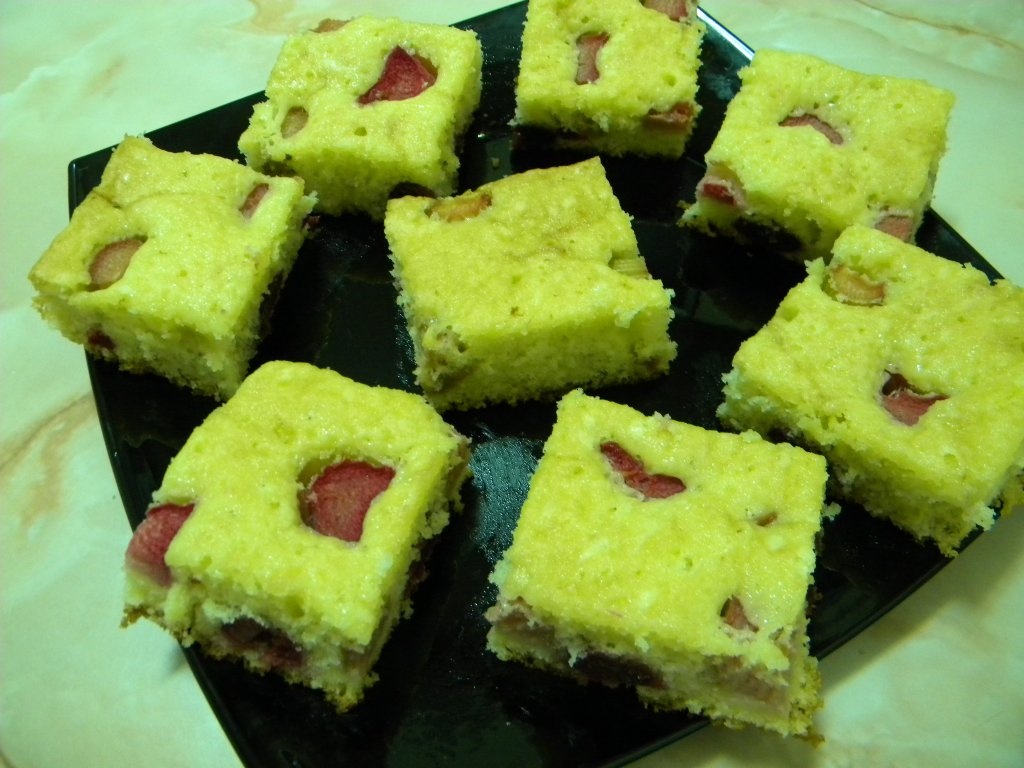 Prajitura cu rubarba si visine