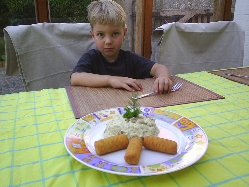 Volovan acompaniat de crochete de piure(Vol-au-vent,denumirea originala a acestei mincari)