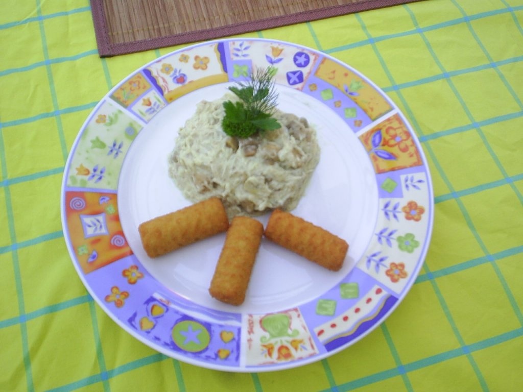 Volovan acompaniat de crochete de piure(Vol-au-vent,denumirea originala a acestei mincari)