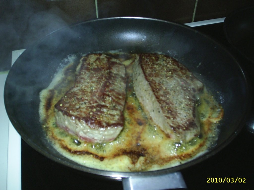 Stek con salsa pimenta(muschi de vita sau porc cu sos de piper negru)