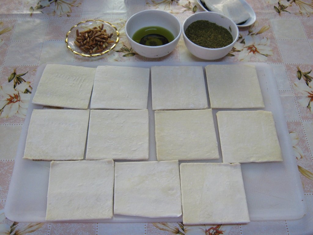 Pateuri cu telemea de oaie  si za’atar-Pateuri cu carne-specific tarilor arabe