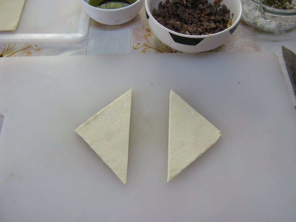 Pateuri cu telemea de oaie  si za’atar-Pateuri cu carne-specific tarilor arabe