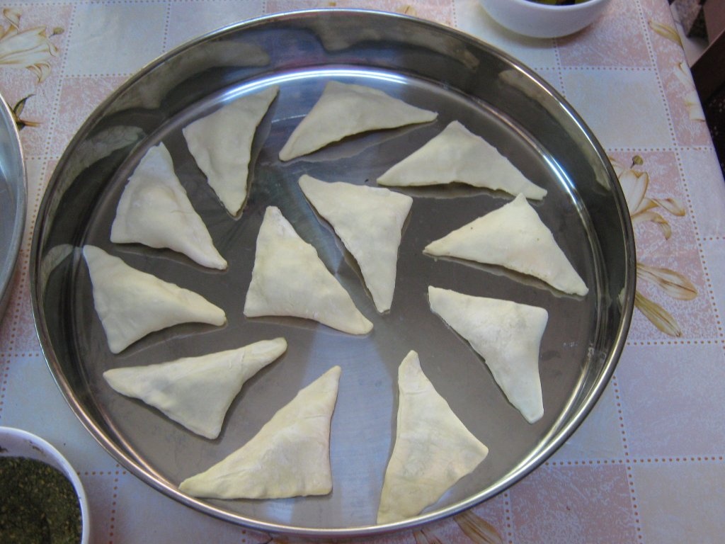 Pateuri cu telemea de oaie  si za’atar-Pateuri cu carne-specific tarilor arabe