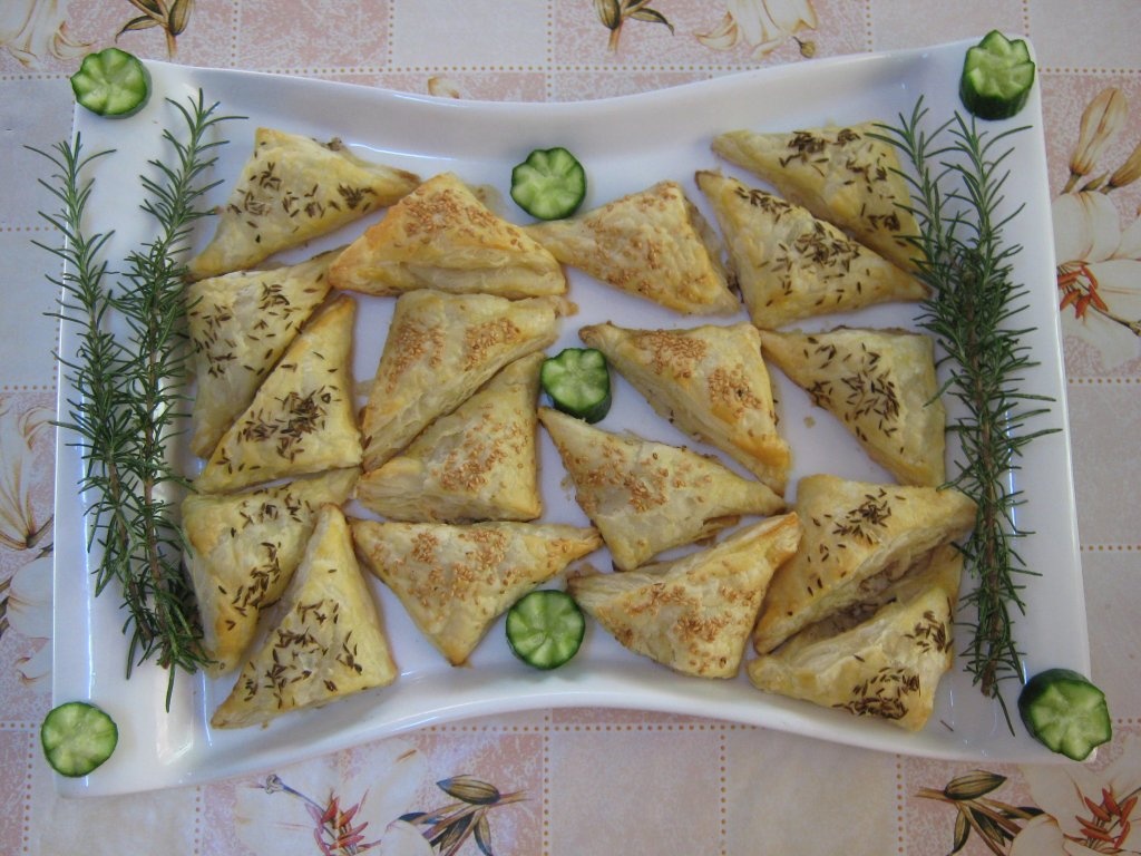 Pateuri cu telemea de oaie  si za’atar-Pateuri cu carne-specific tarilor arabe