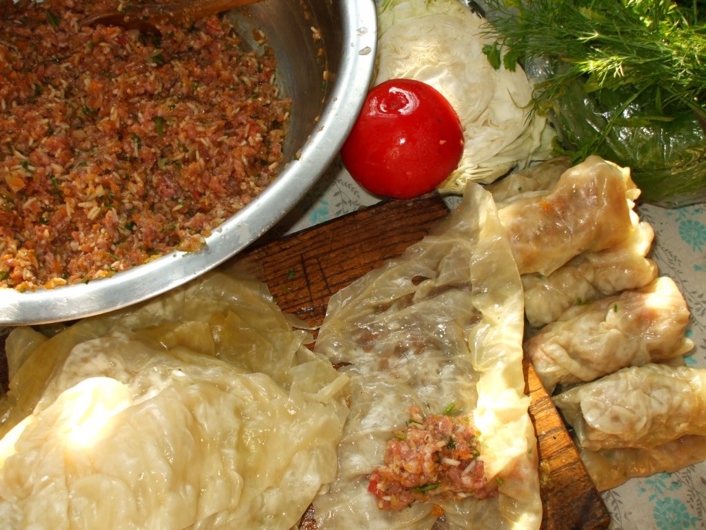 Sarmale cu varza acra si dulce