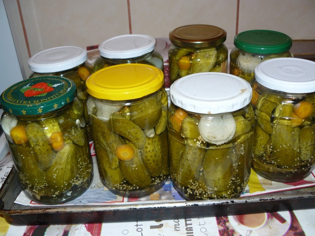 Castraveti la borcan