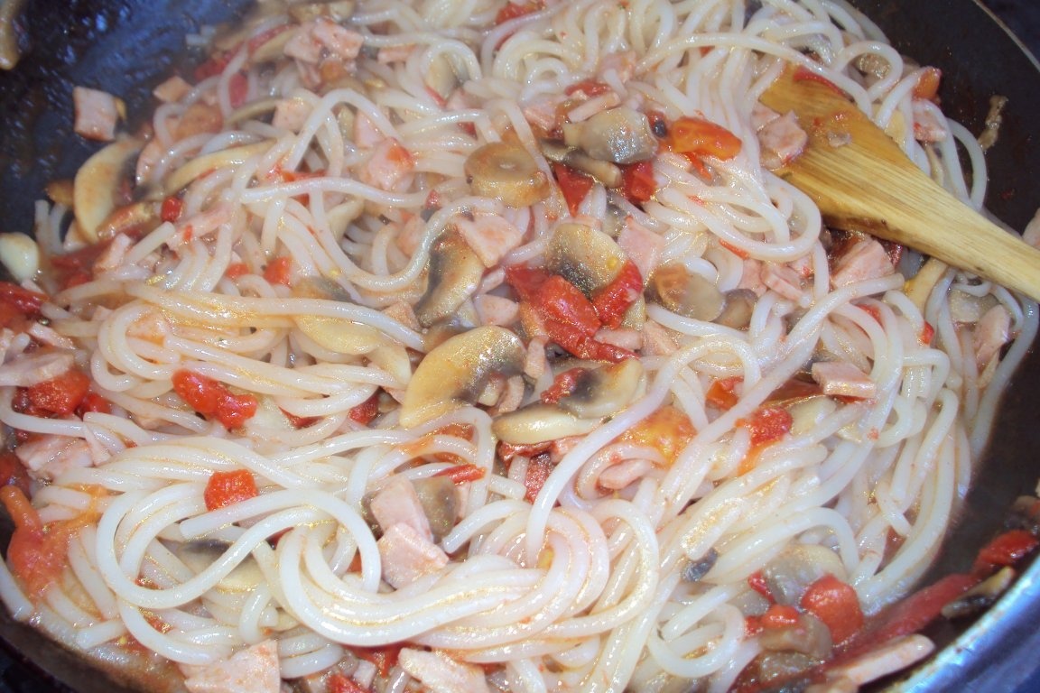 Spaghete milaneze