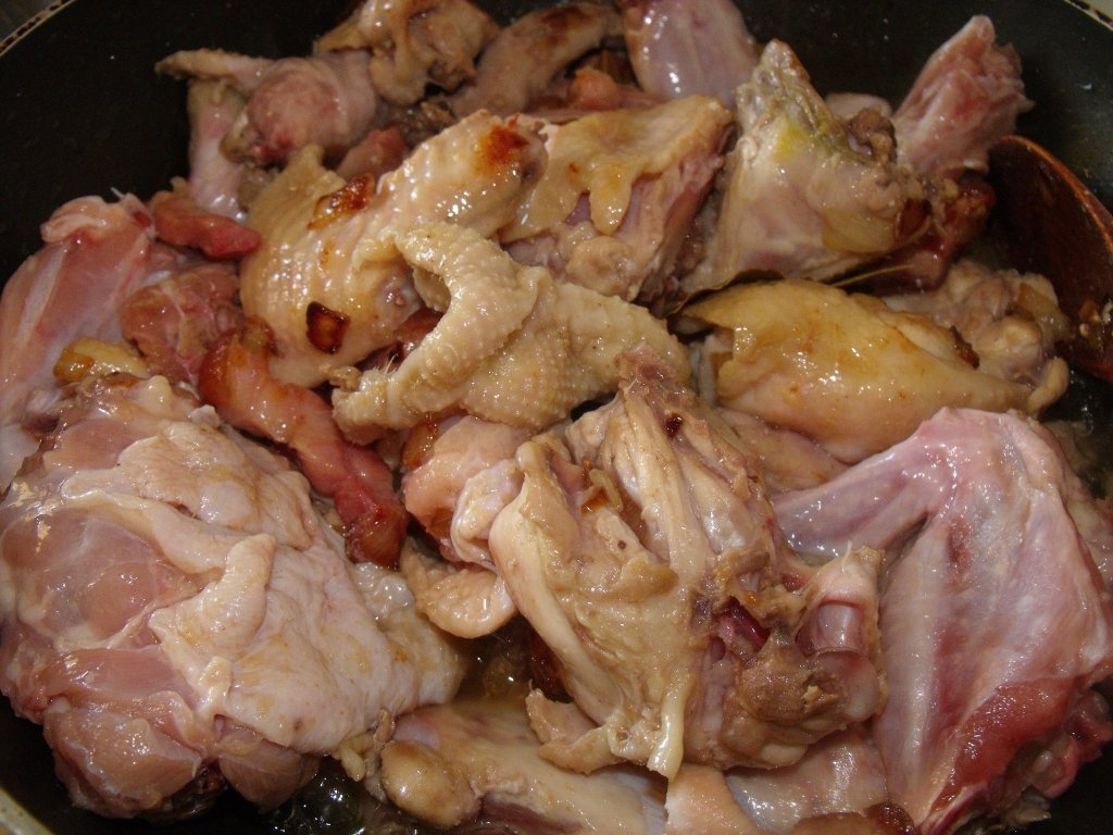 Friptura de pui cu sos de vin