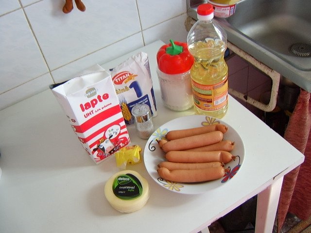 Cornulete cu crenvursti