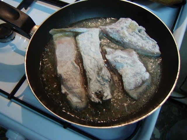 Crap romanesc prajit