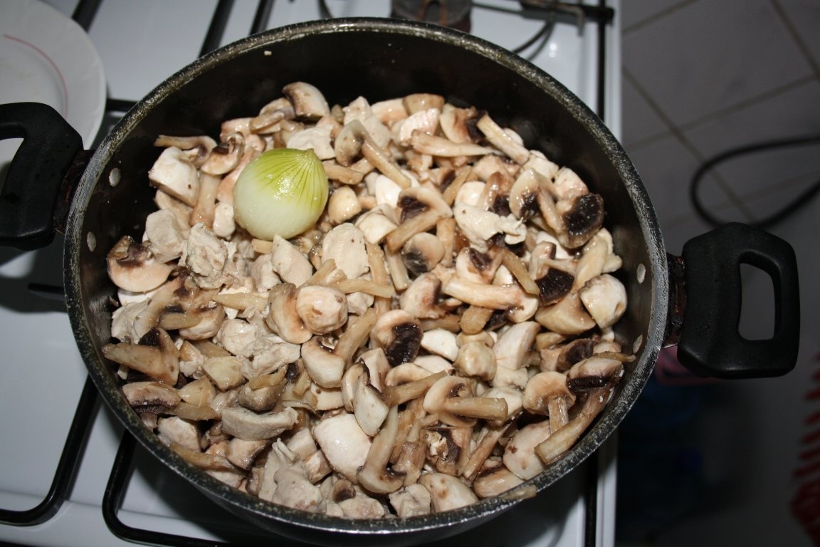 Ciulama de pui cu ciuperci