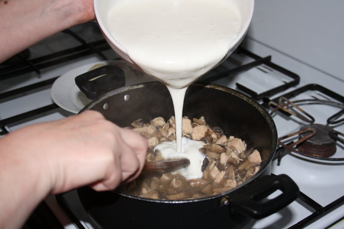 Ciulama de pui cu ciuperci