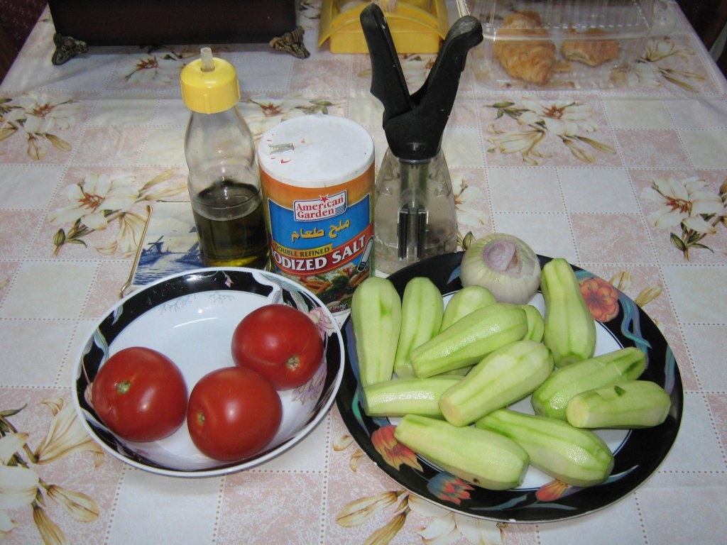 Mancare de dovlecei de post-Kusa hart-specific Palestinei