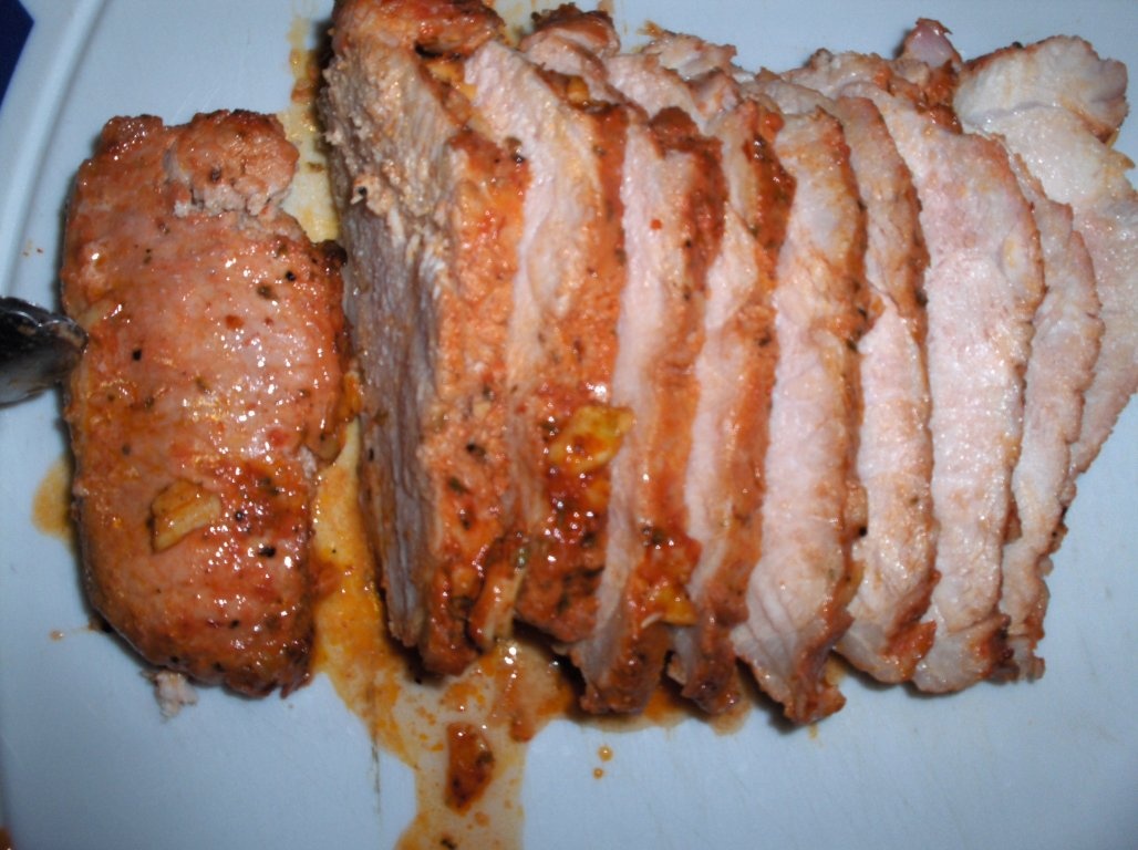 Muschi la cuptor cu garniturã de fasole neagrã si bacon (Lombo à Brasileira com  feijão preto)