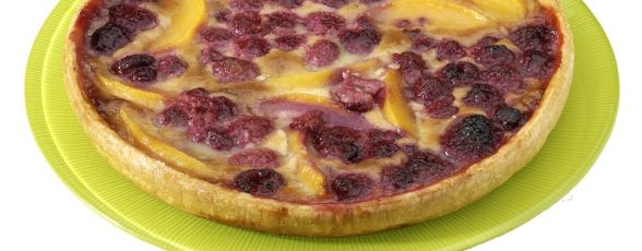 Tarta cu fructe de padure, un motiv in plus sa ne bucuram de vara!