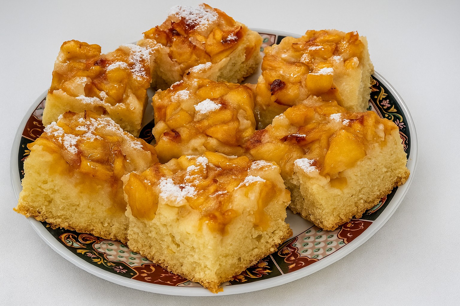 Prajitura cu piersici – reteta simpla, delicioasa si usor de preparat