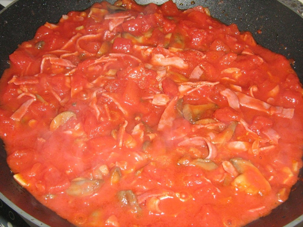 Paste cu sunca si ciuperci