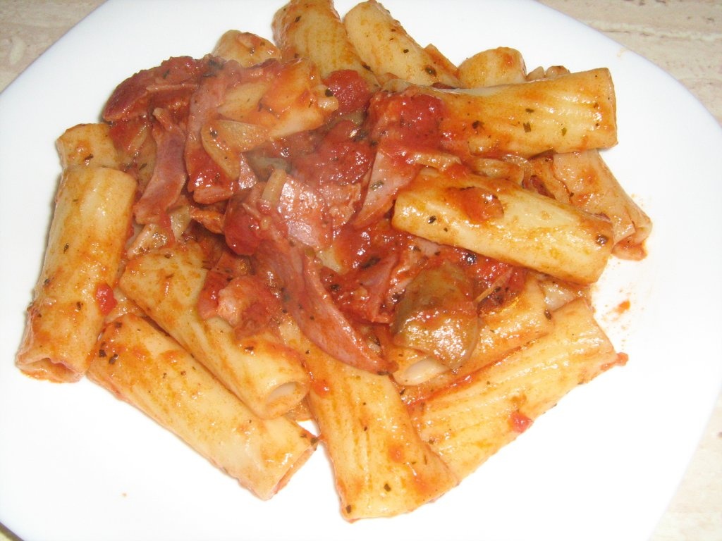 Paste cu sunca si ciuperci