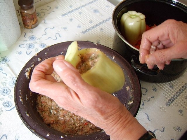 Ardei umpluti cu piept de pui