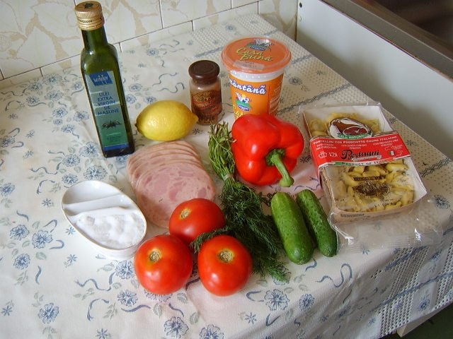 Salata cu tortellini