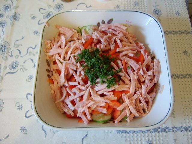 Salata cu tortellini