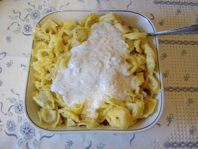 Salata cu tortellini