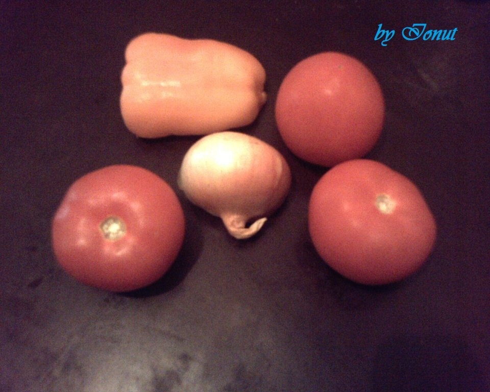 Friptura de porc cu cartofi prajiti si salata