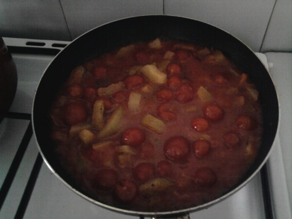 Spaghete cu rosii,dovlecei si cascaval