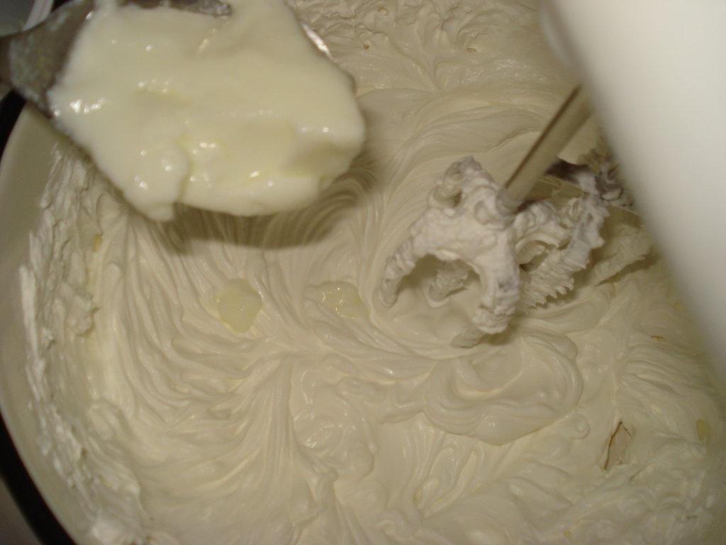 Tort cu iaurt simplu