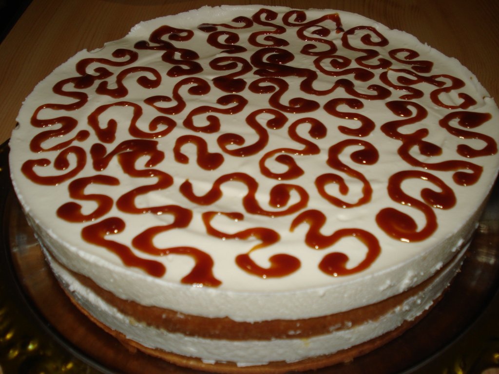 Tort cu iaurt simplu