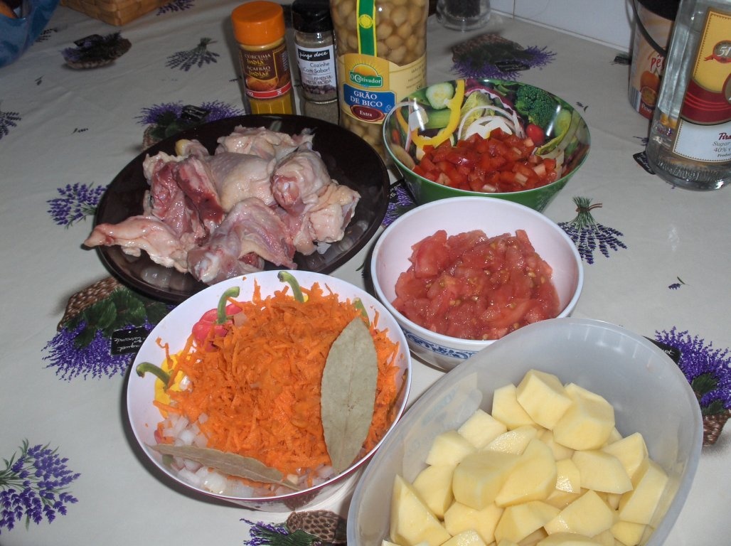 Pui cu nãut (Frango com grão)