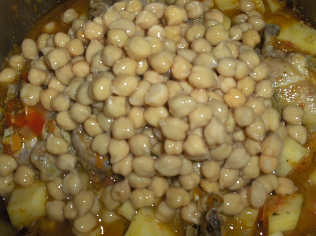 Pui cu nãut (Frango com grão)