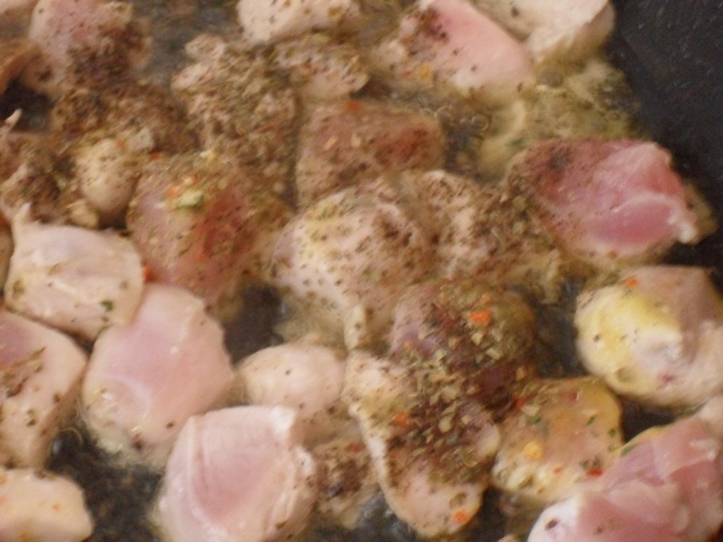 Piept de pasare cu conchiglie si zarzavat