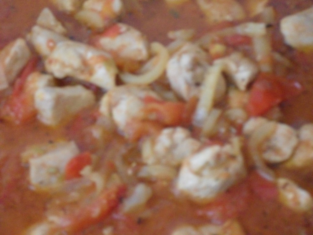 Piept de pasare cu conchiglie si zarzavat