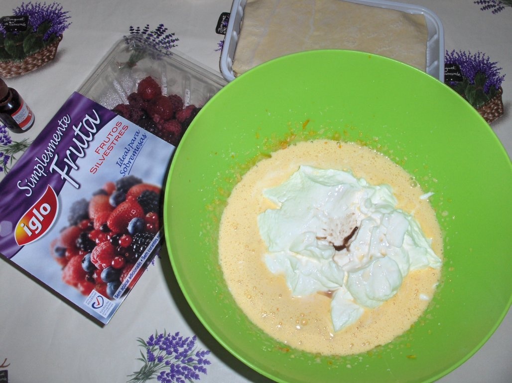 Foietaj cu fructe de pãdure