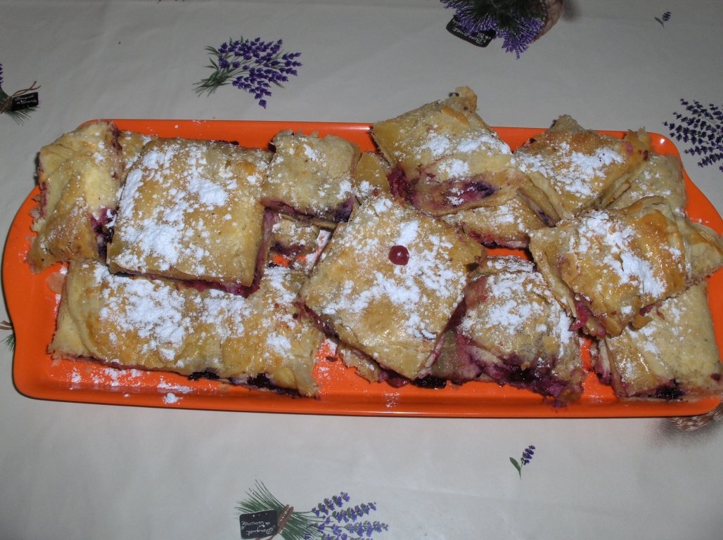 Foietaj cu fructe de pãdure