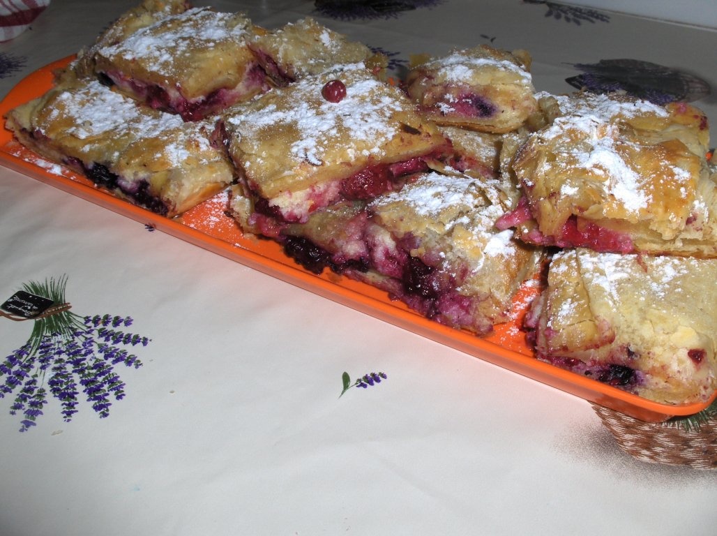 Foietaj cu fructe de pãdure