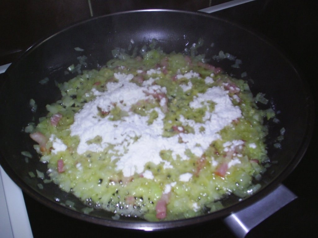 Rundstong met madeirasaus (limba de vaca in sos madera)