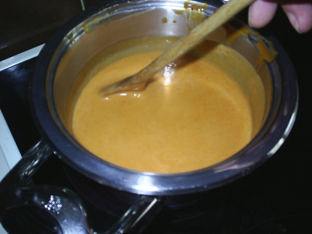 Rundstong met madeirasaus (limba de vaca in sos madera)