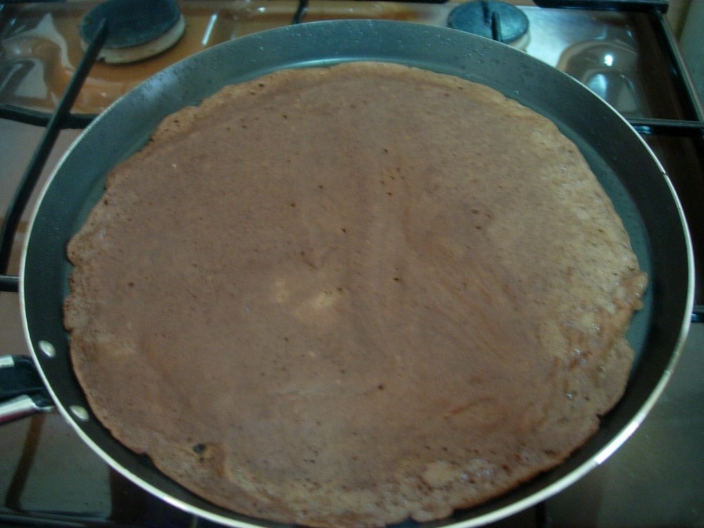 Clatite "bronzate" cu branza si menta